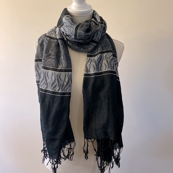 Vintage metallic gold thread black grey wrap shawl scarf with tassel striped - Picture 6 of 13